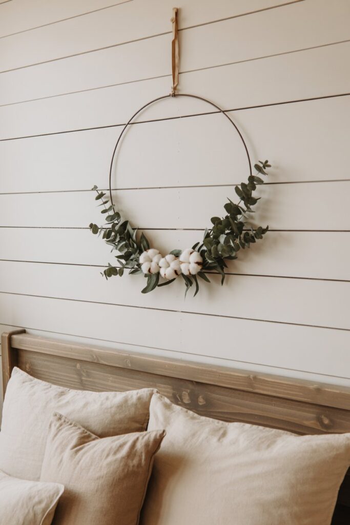 Minimalist Wreath Above the Bed