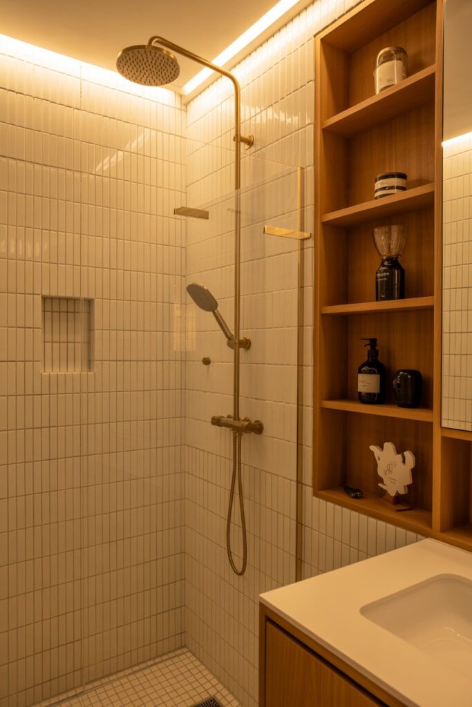 Warm Brass & Honey Tones